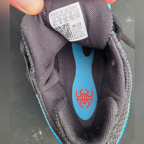 Blue and Black Adidas Don Issue 5 with Red Accents In Size 6.5 Y/Men (Like New) - Picture 12 of 16